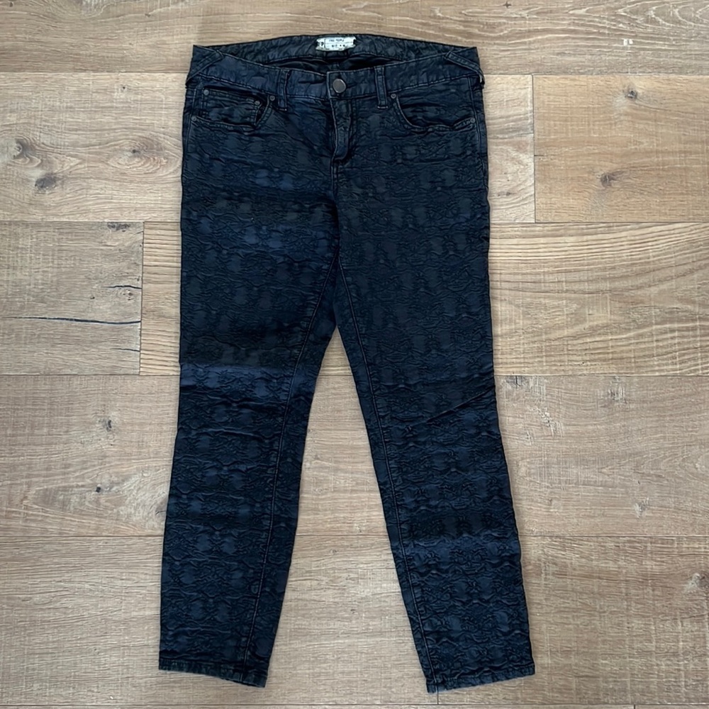 Free People Black Textured Skinny Jeans size 30